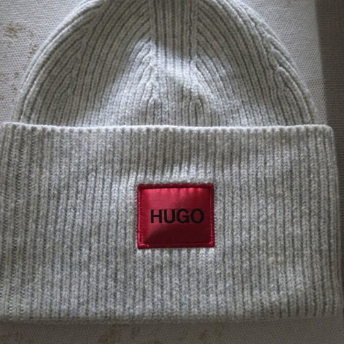 Hugo unisex gray wool hat like new, original