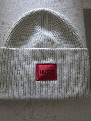 Hugo unisex gray wool hat like new, original