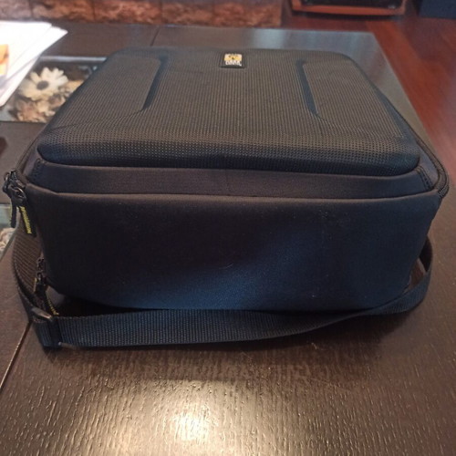 Case Logic shoulder bag like new, black