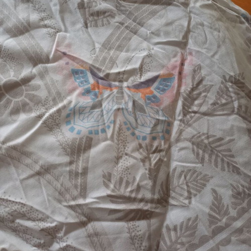 Double quilt winter like new with butterfly pattern