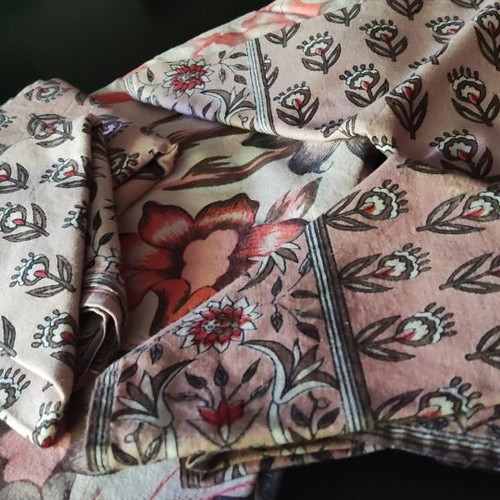 Rotonda tablecloth with 6 napkins like new