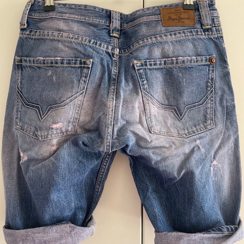 Pepe Jeans boyfriend denim bermuda shorts in distress style, stonewashed, pink shades