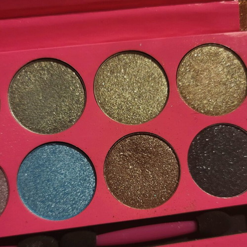 Sparkly Night Eyes eyeshadow palette by Accessorize like new with glitter