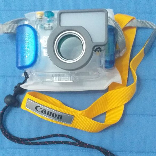 Waterproof case for Canon camera like new