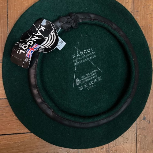 English green commando beret wool with tag, new