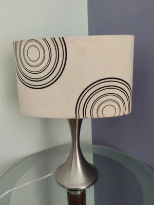Table lamp with oval beige shade and black details like new