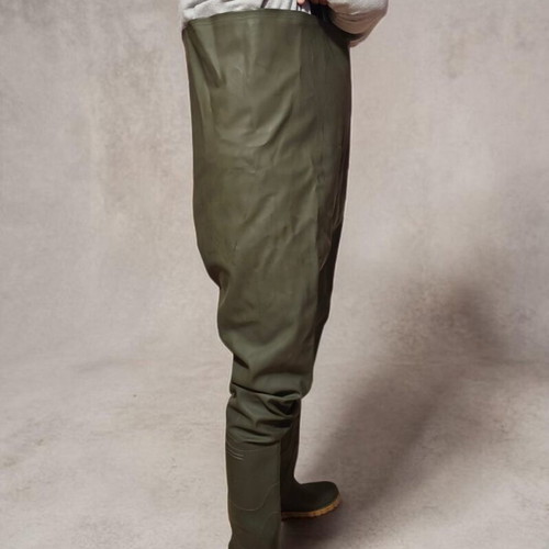 Fishing waders like new, khaki with adjustable straps
