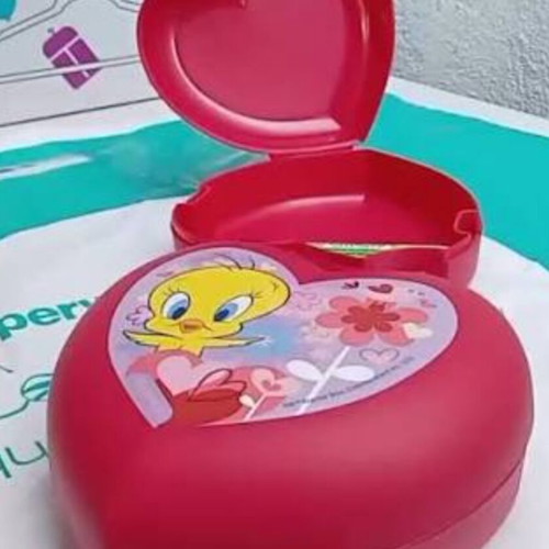 Looney Tunes Heart Tupperware Snack Box new
