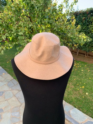 Wool hat new, size M/L, 38cm diameter