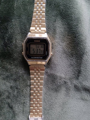 Casio watch unisex used