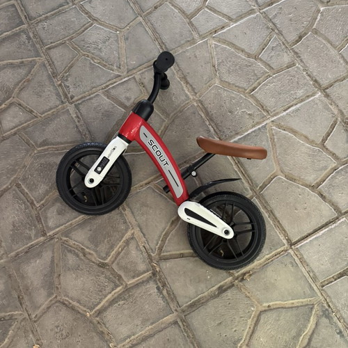Scout balance bike like new