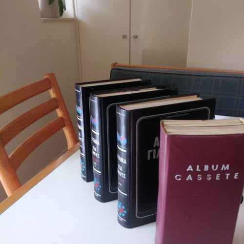English learning method used with cassettes, set of 3 volumes