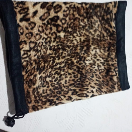 Neck warmer like new, black and brown