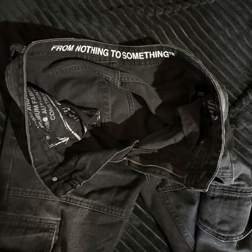 Hoodrich Script Cargo pants like new, black, size XS