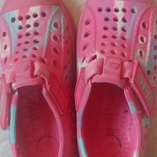 Skechers sandals for girls size 23 used, pink and turquoise