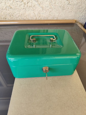Metal cash box with security keys, green