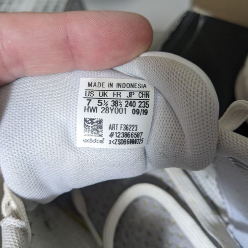 Adidas Advantage tennis shoes 38 2/3 used, white