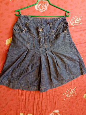 Benissimo denim skirt Large like new, blue