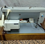 Electric sewing machine like new in case