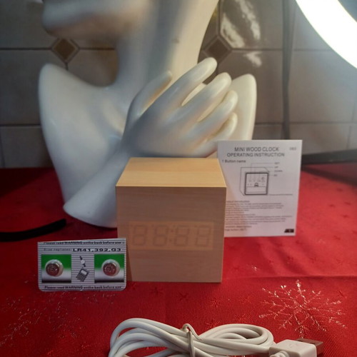 Lucas CGL5004 LED digital alarm clock with temperature new