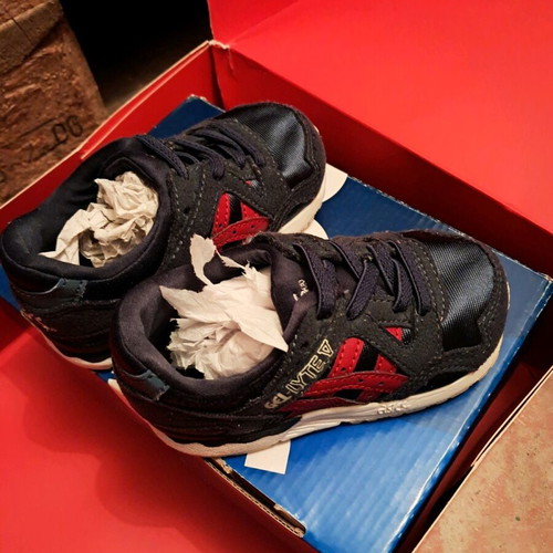 Asics kids athletic shoes like new, size 21, blue