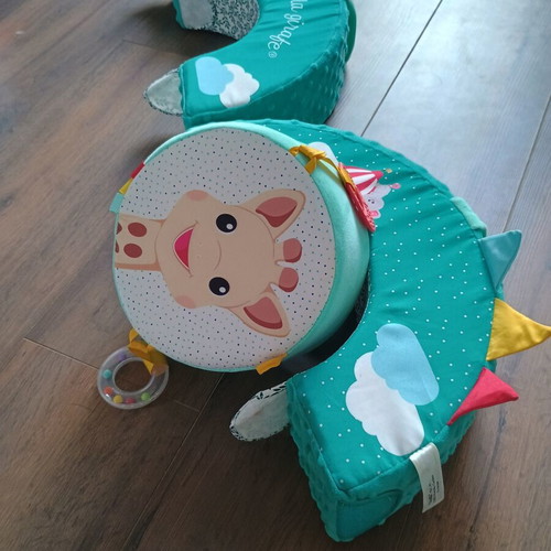 Sophie La Girafe Motor Skills Activity Wheel like new