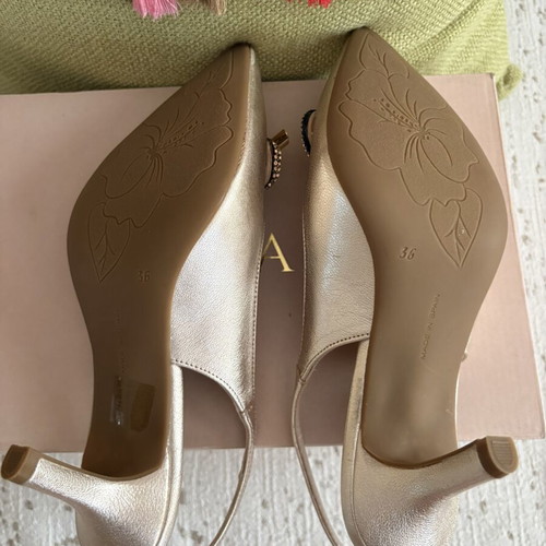 Marian gold leather slingback pumps new, size 36