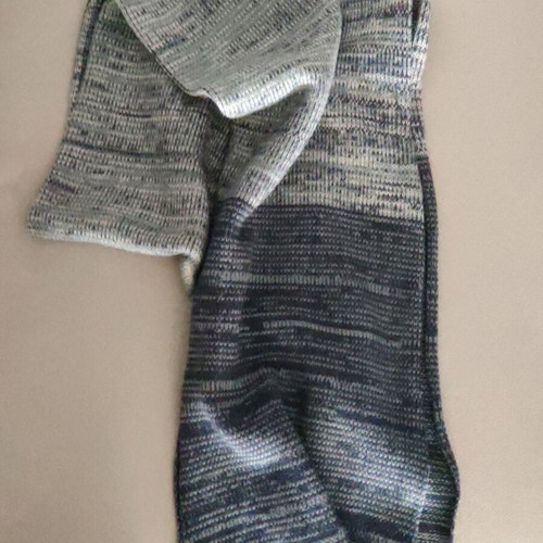 Two-tone scarf like new, light and dark blue