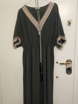 Dress khaki with belt, new, one size