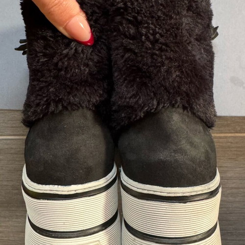 Hogan boots used, black size 39, suede with fur
