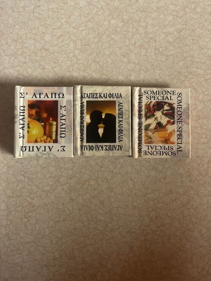 Miniature books used with quotes