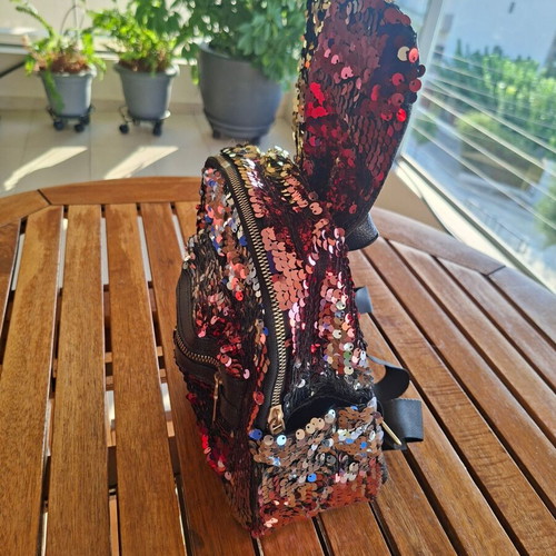 Children's backpack with colorful sequins