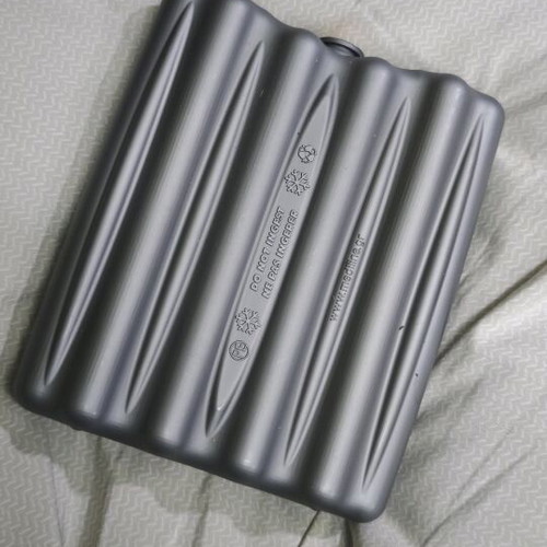 Ice packs in three sizes, 10 pieces, like new