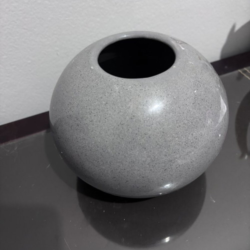 Gray vase 0.15cm height, like new