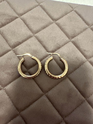 Hoop earrings in rose gold like new, 3 cm diameter