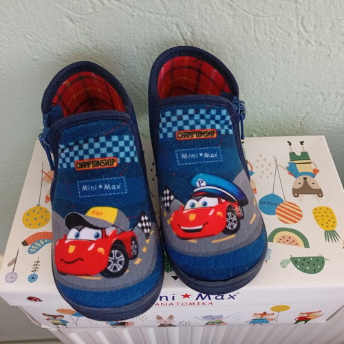Mini Max Anatomical Baby Slippers No25 like new with box