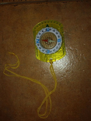 Map compass with liquid like new