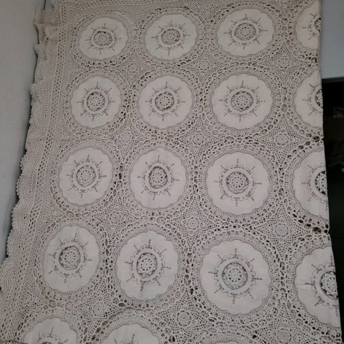 Embroidered tablecloth with lace and handmade crochet
