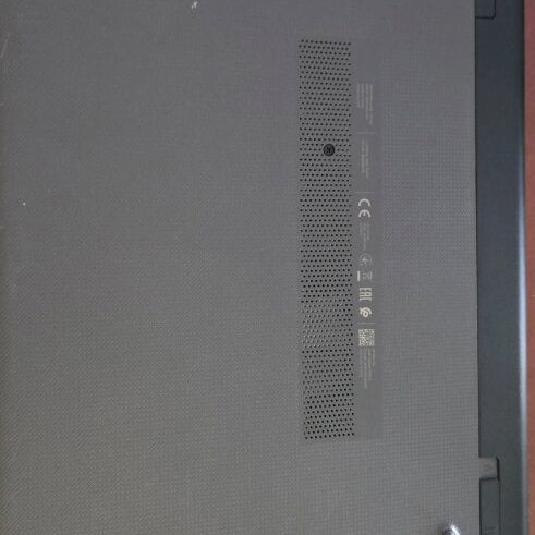 HP 250 G6 used laptop with Intel Core i5 and Intel HD Graphics 620