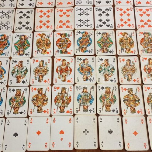 Patience collector cards used, 2 decks with jokers from GDR