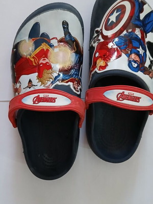 Crocs Avengers slippers used, size 34-35, multicolor