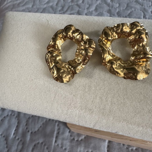 Earrings gold color like new