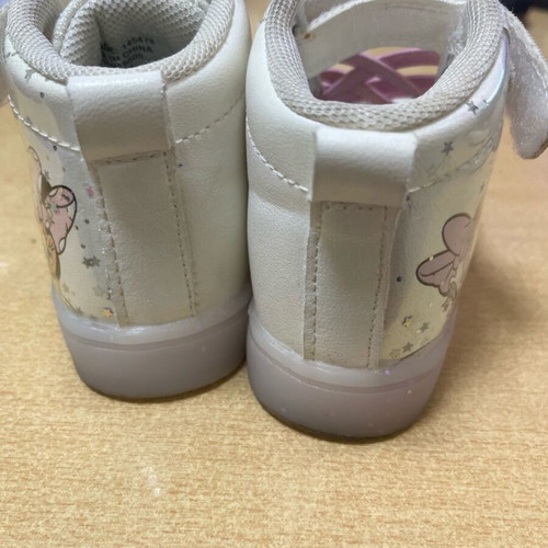 Baby boots like new with glitter iridescent lights white