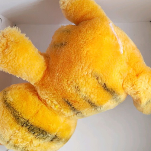 Garfield and Bugs Bunny plush toys used, collectible pack