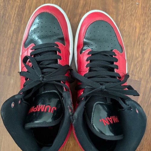 Nike Jordan Jumpman athletic shoes size 42 used, black and red