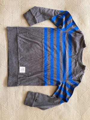 Gap kids sweatshirt size M like new, grey blue with marsupial pocket