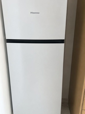 Hisense двукрилен хладилник