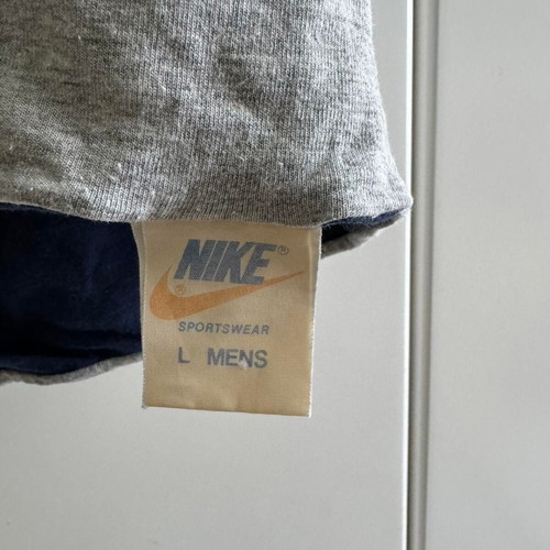 Nike vintage men's sports shirt used, size Large, gray and blue