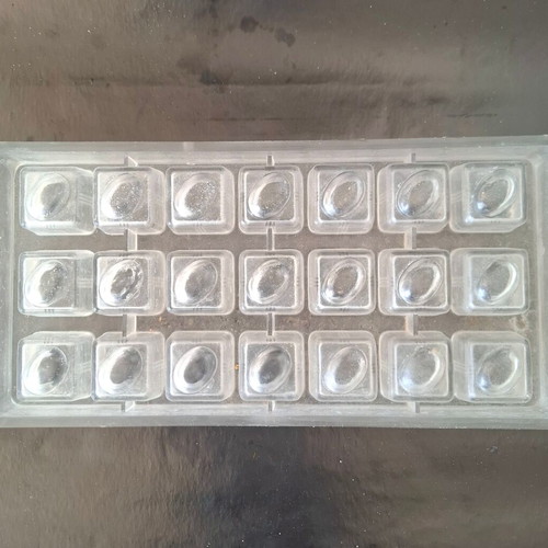 Polycarbonate mold for square chocolates used, 21 cavities