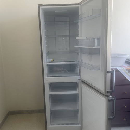 Delonghi refrigerator freezer